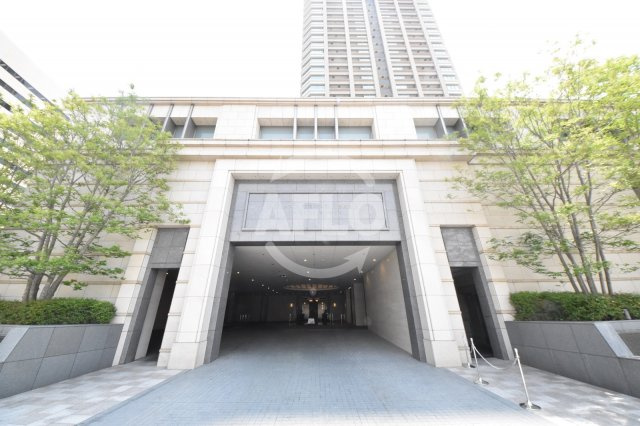 グランフロント大阪オーナーズタワー　扇町小学校区のエントランス|グランフロント大阪オーナーズタワー　エントランスアプローチ