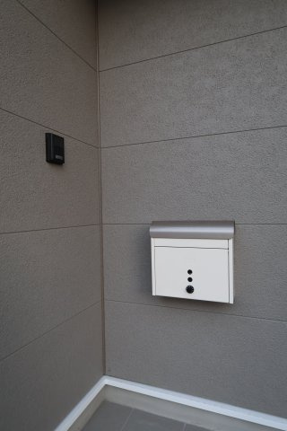 《仲介手数料無料》上尾市大字上尾下818-1新築一戸建てクレイドルガーデンのセキュリティ|撮影日 2025年9月1日 18:20 晴れ