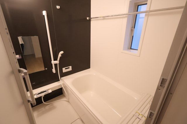 《仲介手数料無料》上尾市大字上尾下818-1新築一戸建てクレイドルガーデンの浴室|撮影日 2025年9月1日 18:20 晴れ