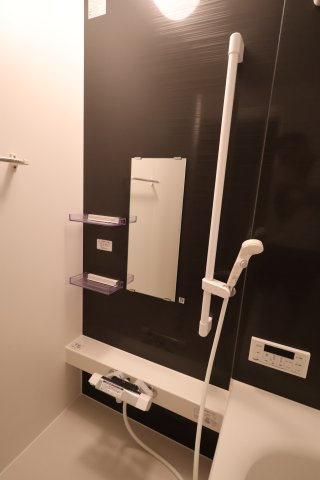 《仲介手数料無料》上尾市大字上尾下818-1新築一戸建てクレイドルガーデンの浴室|撮影日 2025年9月1日 18:20 晴れ