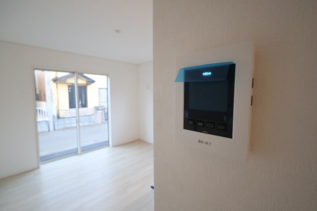 《仲介手数料無料》上尾市大字上尾下818-1新築一戸建てクレイドルガーデンのセキュリティ|撮影日 2025年9月1日 18:20 晴れ