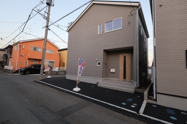 《仲介手数料無料》上尾市大字上尾下818-1新築一戸建てクレイドルガーデンの外観|撮影日 2025年9月1日 18:20 晴れ