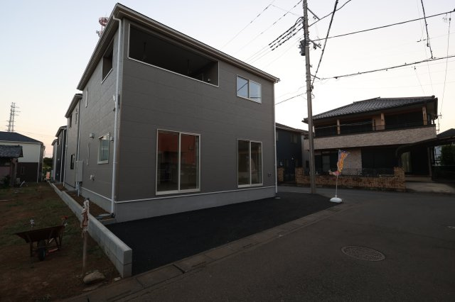 《仲介手数料無料》上尾市大字上尾下818-1新築一戸建てクレイドルガーデンの外観|撮影日 2025年9月1日 18:20 晴れ