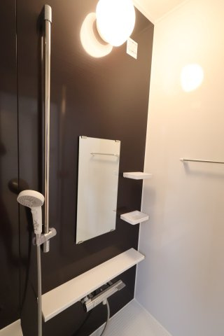 【浴室】 | 《仲介手数料無料》岩槻区大字表慈恩寺1420-53(全1戸)新築一戸建てクレイドルガーデン | 撮影日 2025年9月18日 16:40 晴れ