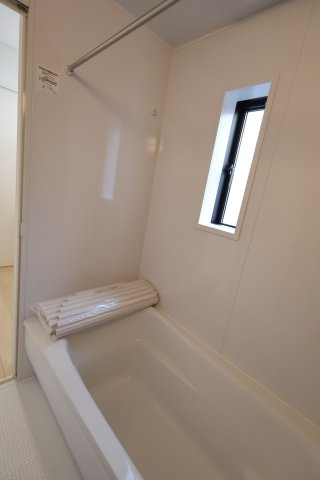 【浴室】 | 《仲介手数料無料》岩槻区大字表慈恩寺1420-53(全1戸)新築一戸建てクレイドルガーデン | 撮影日 2025年9月18日 16:40 晴れ