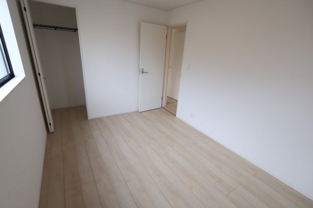 【洋室】 | 《仲介手数料無料》岩槻区大字表慈恩寺1420-53(全1戸)新築一戸建てクレイドルガーデン | 撮影日 2025年9月18日 16:40 晴れ