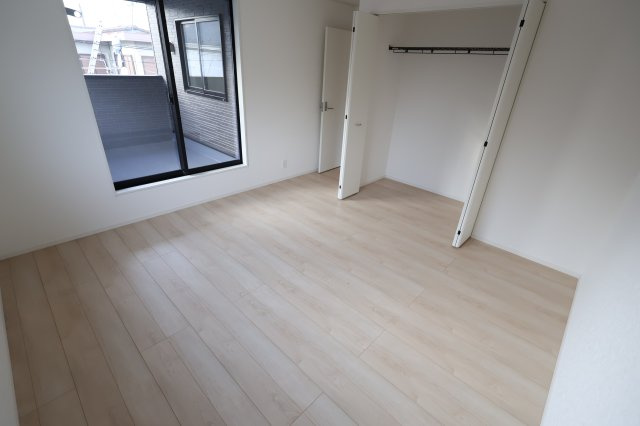 【洋室】 | 《仲介手数料無料》岩槻区大字表慈恩寺1420-53(全1戸)新築一戸建てクレイドルガーデン | 撮影日 2025年9月18日 16:40 晴れ