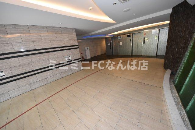 大阪市西区立売堀１丁目の賃貸マンションのエントランス