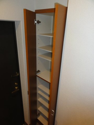 アリッサム六本松の玄関