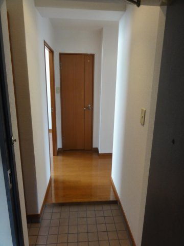 アリッサム六本松の玄関