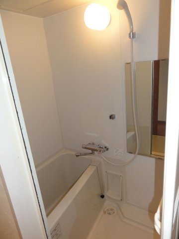 アリッサム六本松の浴室