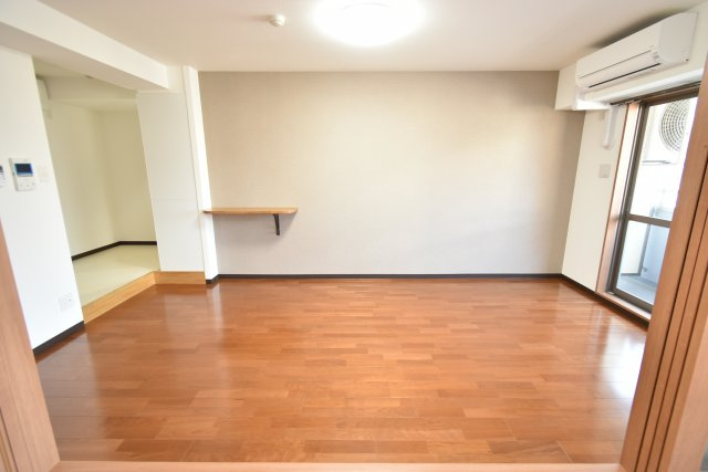 ルミエール難波の居間・リビング