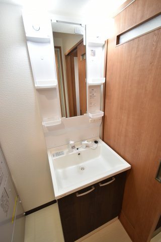 ルミエール難波の独立洗面台