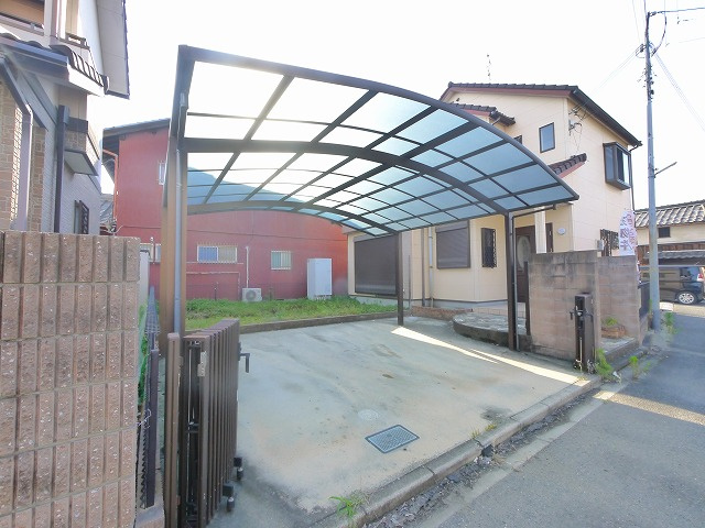 三宅町屏風戸建ての駐車場|駐車場完備です