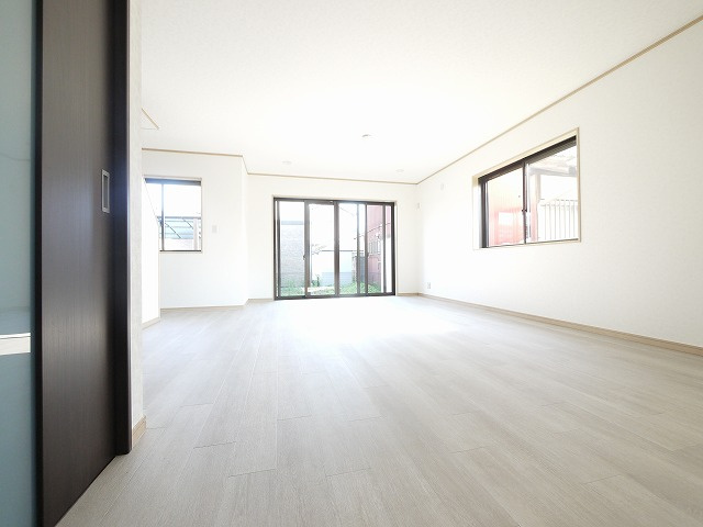 三宅町屏風戸建ての居間・リビング|リビングです