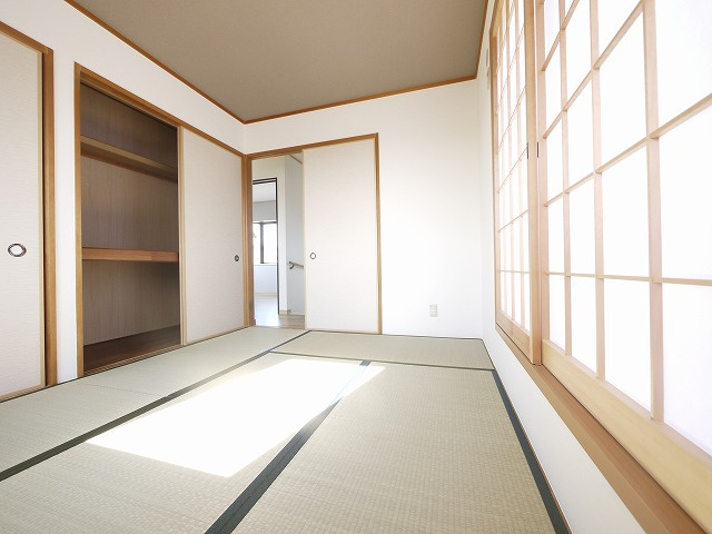 三宅町屏風戸建ての和室|い草の香りが落ち着く素敵な和室です