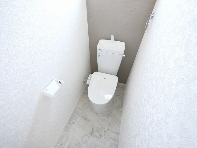 三宅町屏風戸建てのトイレ|コンパクトで使いやすいトイレです