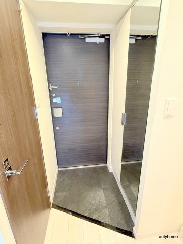 プレサンス新町ウィズ ジョイ 仲介手数料無料の玄関