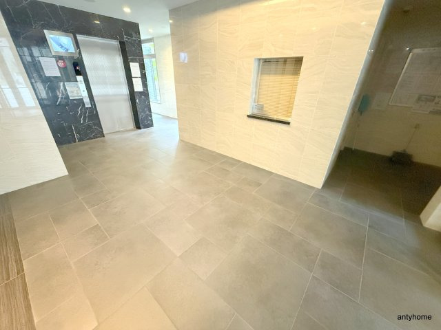 プレサンス新町ウィズ ジョイ 仲介手数料無料のロビー