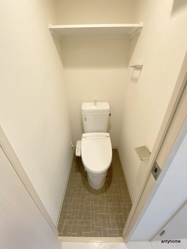 プレサンス堺筋本町駅前シェル　仲介手数料無料のトイレ