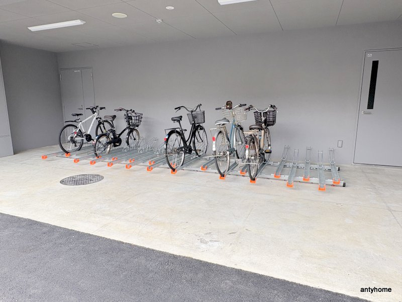 プレサンス東小橋エレディータ　仲介手数料無料の駐車場