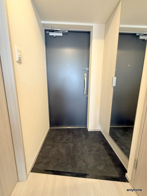 プレサンス東小橋エレディータ　仲介手数料無料の玄関