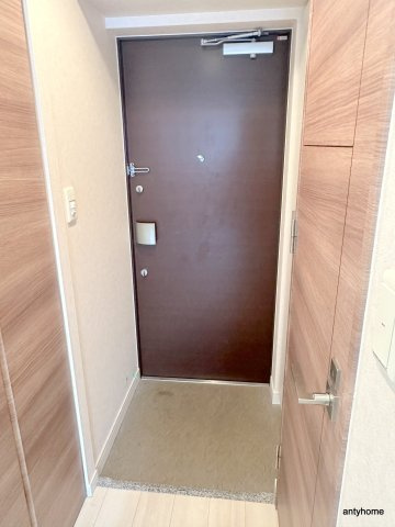 プレサンス難波幸町 仲介手数料無料の玄関