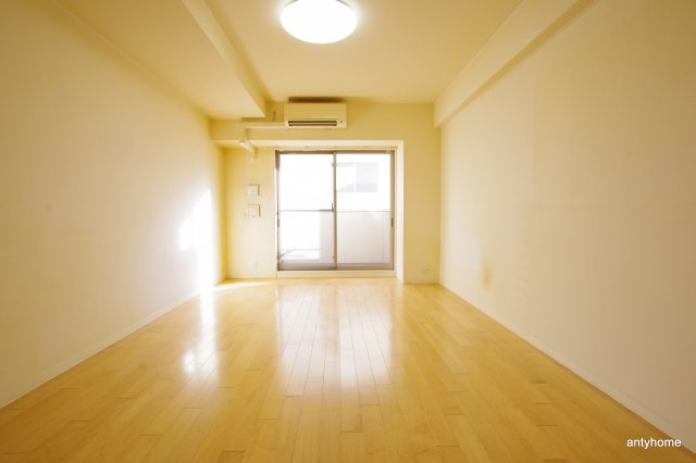 セレッソコート新大阪　仲介手数料無料の居間・リビング