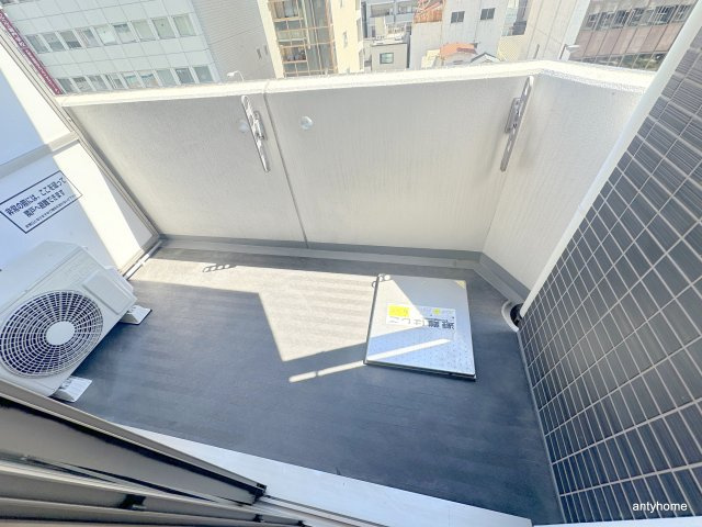 AFFLUENCE難波　仲介手数料無料のバルコニー