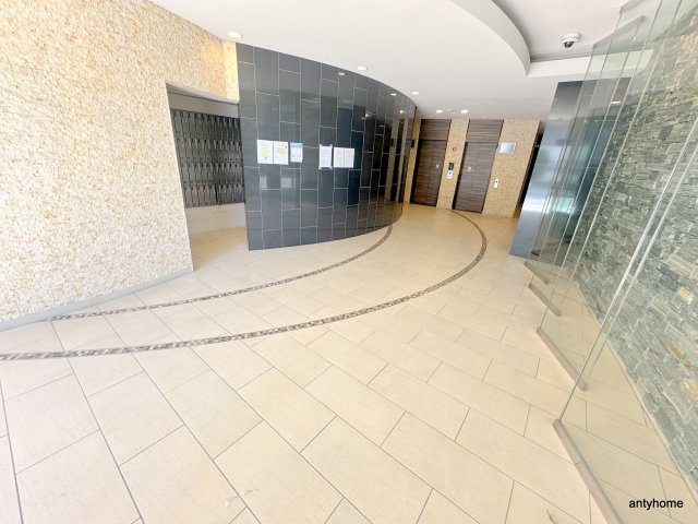AFFLUENCE難波　仲介手数料無料のロビー