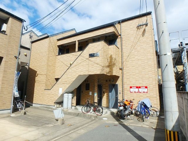 ファミール吉塚の外観