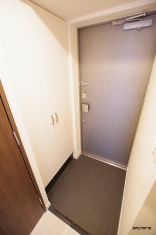 ファステートNAMBA華月　仲介手数料無料の玄関
