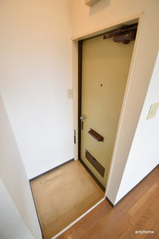 ベルべデーレ　仲介手数料無料の玄関