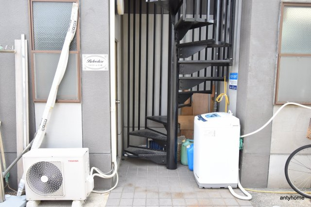 ベルべデーレ　仲介手数料無料のエントランス