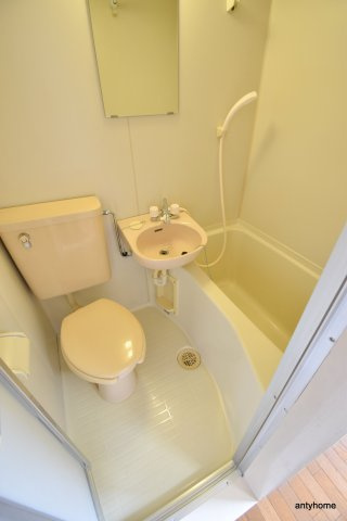ベルべデーレ　仲介手数料無料の浴室