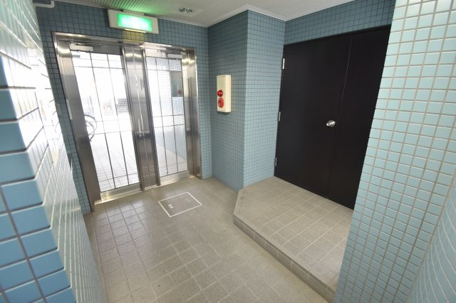 淡路グリーンマンション　仲介手数料無料のロビー