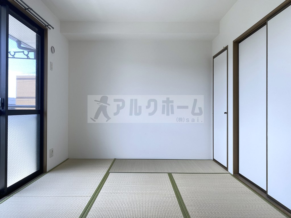 ニューリバーサイド八尾南D棟の和室