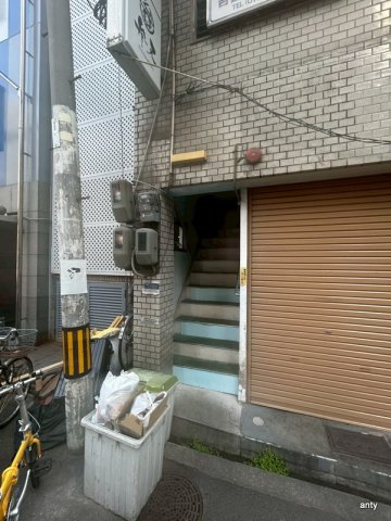 吉田ビル　仲介手数料無料のエントランス