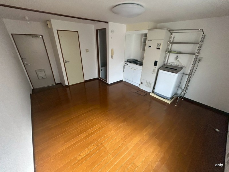 吉田ビル　仲介手数料無料の居間・リビング