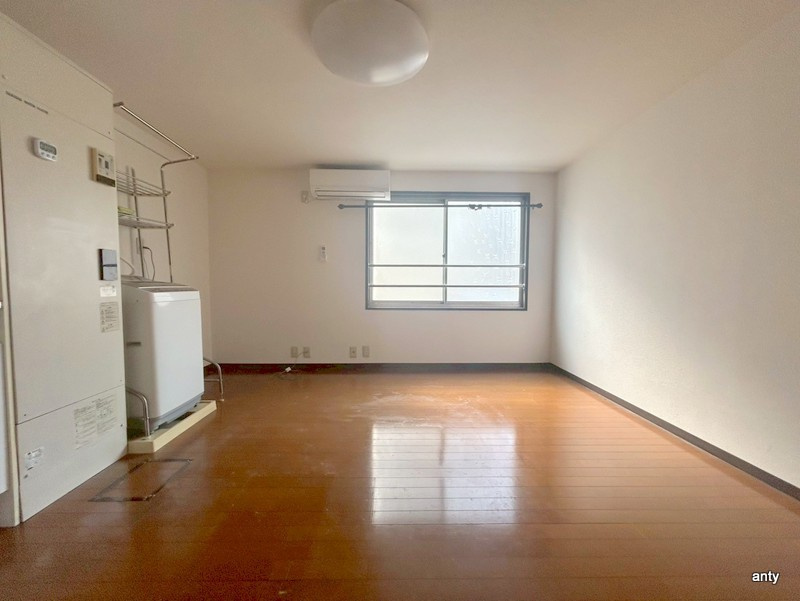 吉田ビル　仲介手数料無料の居間・リビング