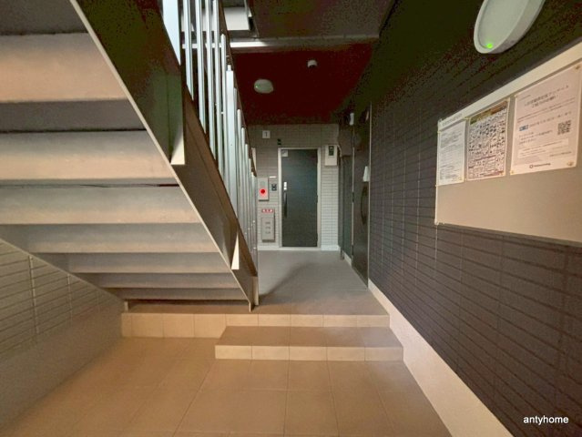 ラパーチェ江坂2のロビー