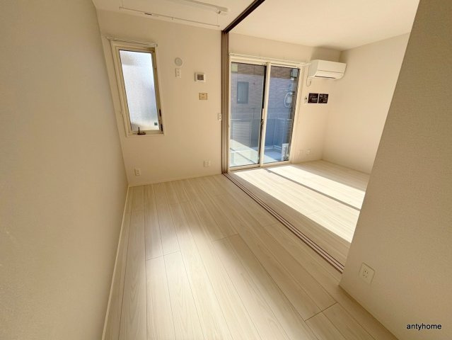 ラパーチェ江坂2の洋室