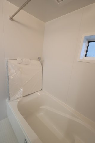 【浴室】 | 《仲介手数料無料》南区辻４丁目21-4(No.2)新築一戸建てメルディア | 撮影日 2025年10月10日 16:00 曇り