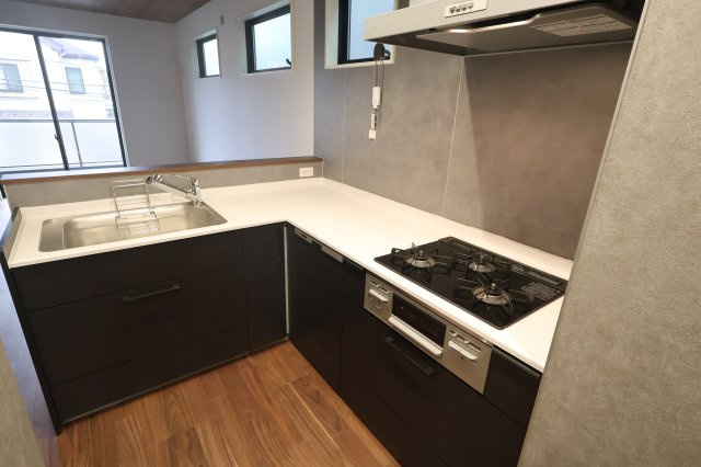 【キッチン】 | 《仲介手数料無料》南区辻４丁目21-4(No.2)新築一戸建てメルディア | 撮影日 2025年10月10日 16:00 曇り