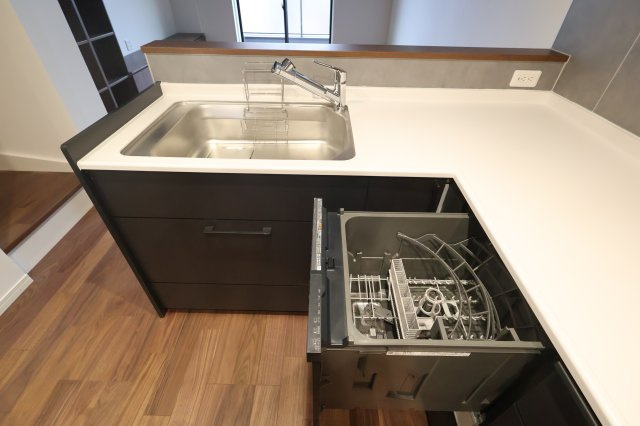 【キッチン】 | 《仲介手数料無料》南区辻４丁目21-4(No.2)新築一戸建てメルディア | 撮影日 2025年10月10日 16:00 曇り