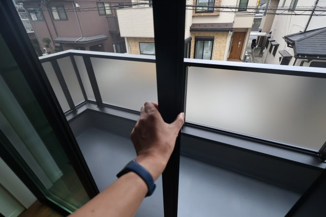 【バルコニー】 | 《仲介手数料無料》南区辻４丁目21-4(No.2)新築一戸建てメルディア | 網戸付き
撮影日 2025年10月10日 16:00 曇り