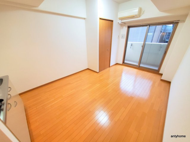 ドゥーエ玉造　仲介手数料無料の居間・リビング