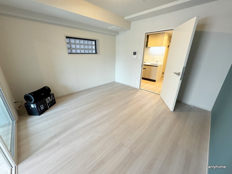 THE MUSIC COURT  仲介手数料無料の洋室