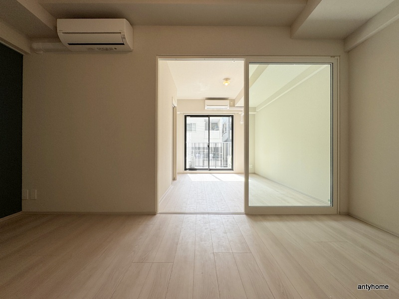 THE MUSIC COURT  仲介手数料無料の洋室