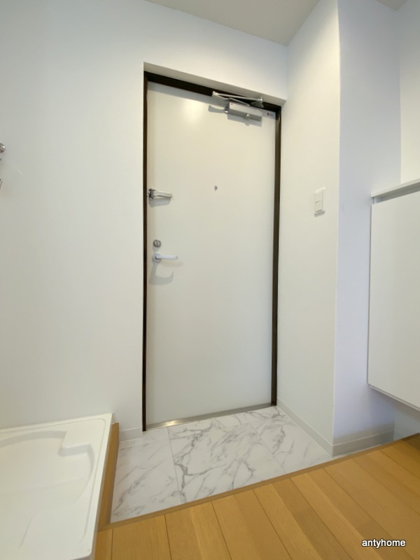 エフエルレジデンス心斎首府 仲介手数料無料の玄関